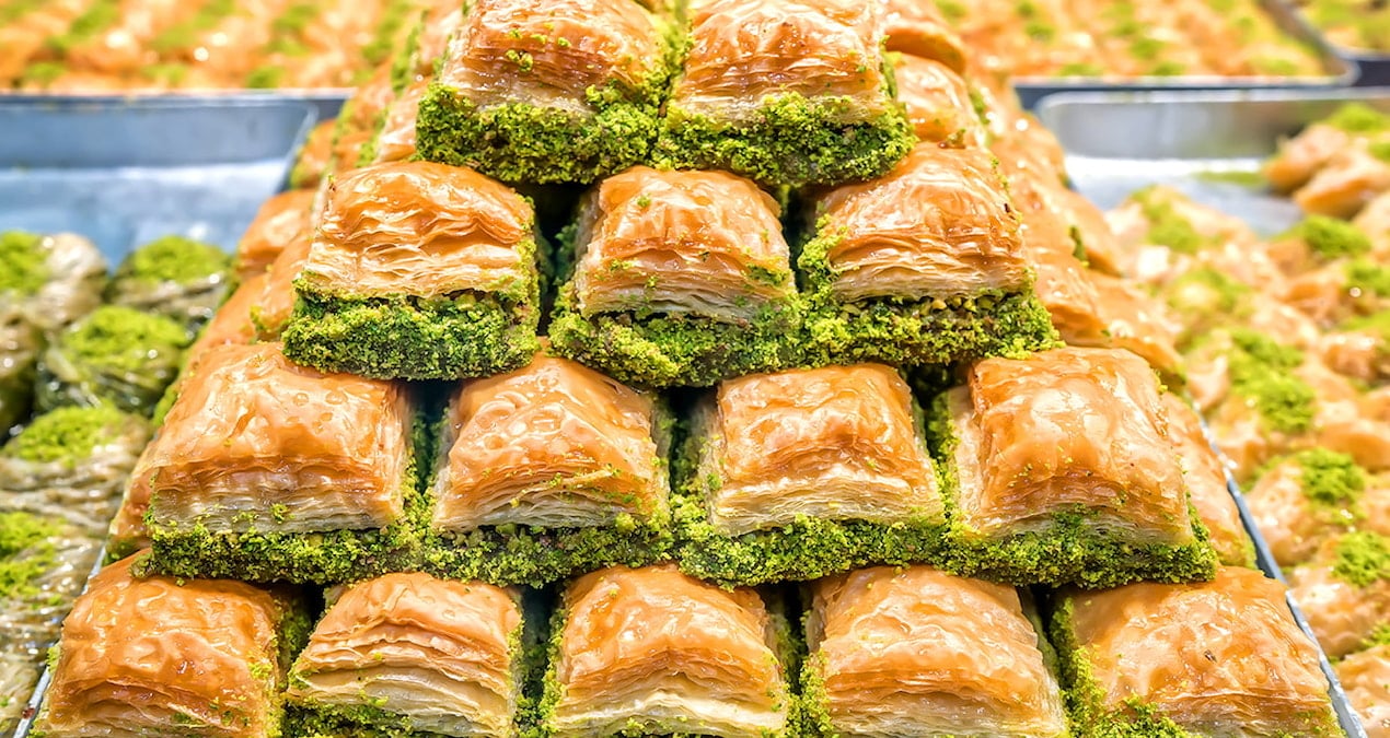 bir-dilim-baklavanin-fiyati-pes-dedirtti-bir-de-indirim-yapmislar-ZbX74alW.jpg