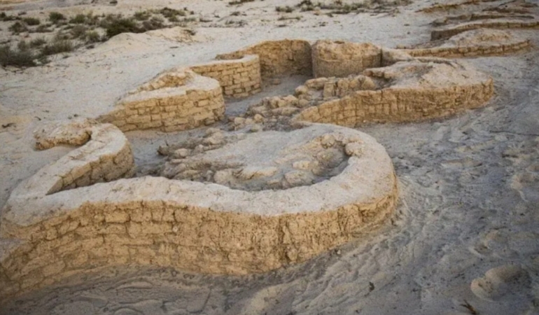 Çölde 3 bin 500 yıllık kale bulundu