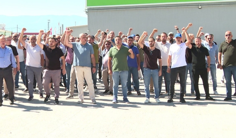 Dev kamu fabrikası bile bile batırılıyor