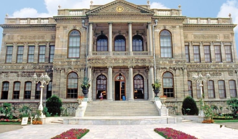 Dolmabahçe’yi Erdoğan’ın arkadaşı restore edecek