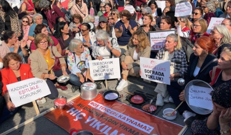 Farelerle yaşayan insanlar var