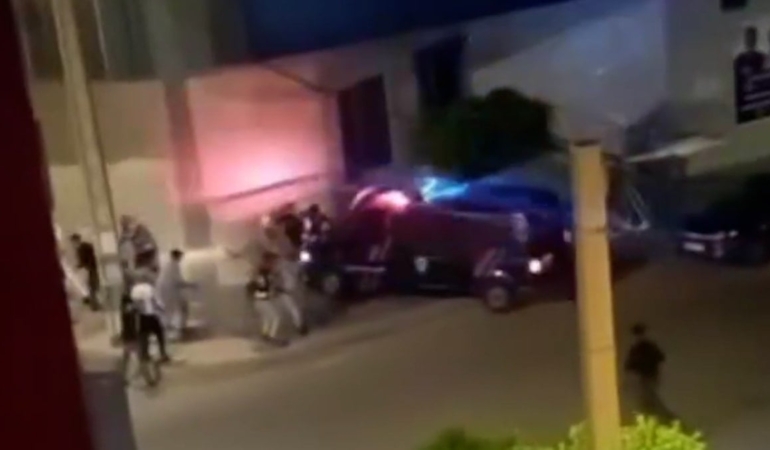 Fas’taki eylemlerin rengi değişti: Polis arabası protestocuları bilerek ezdi