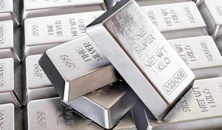 Gümüş haftaya düşüşle başladı