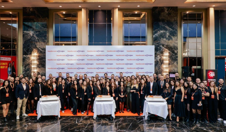 Hepsiburada, iş ortaklarıyla efsane kasım öncesinde bir ortaya geldi