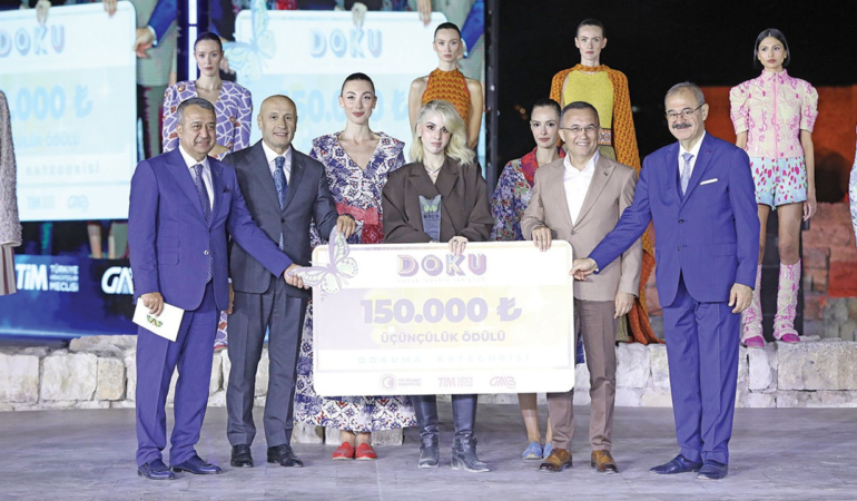 İhracat üç yılda 8 milyar dolar istihdam 350 bin kişi azaldı