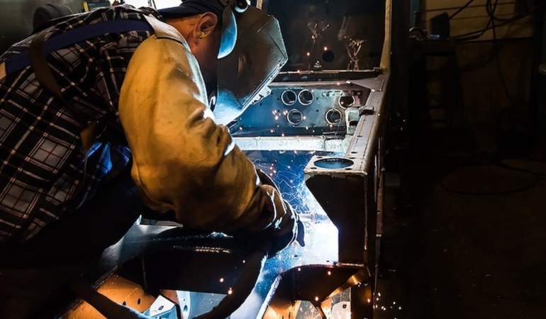 İmalat daralma hız kazandı