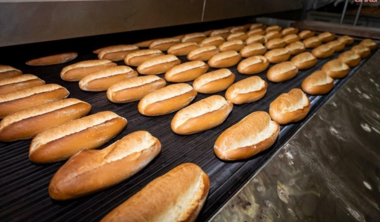 İzmirlilere bir şok daha! Ekmek fiyatları zamlandı!