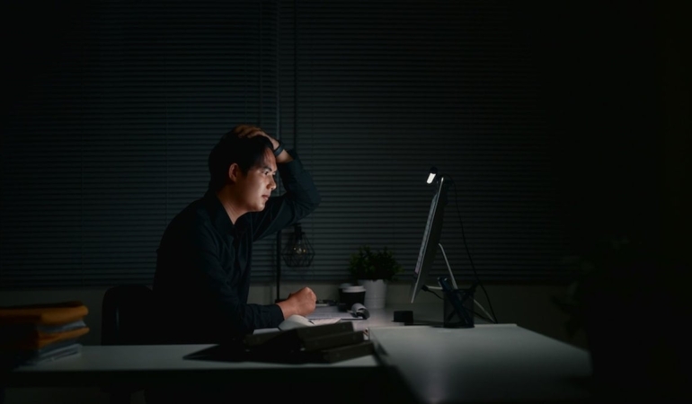 Komşuda işçileri bitiren yasa:  Günde 13 saat, haftada 6 gün çalışacaklar