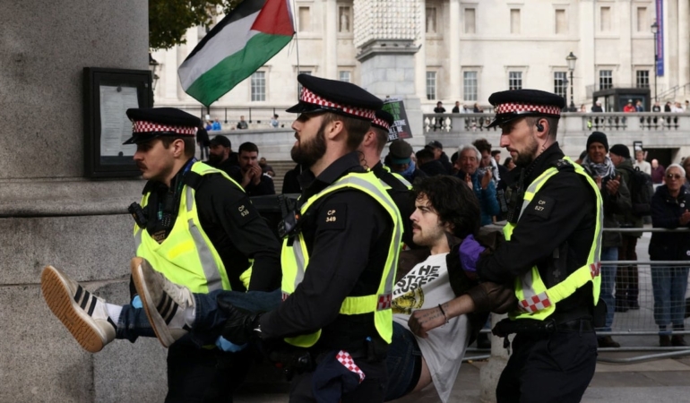 Londra’daki ‘Filistin Hareketi’ protestosuna polis müdahale etti