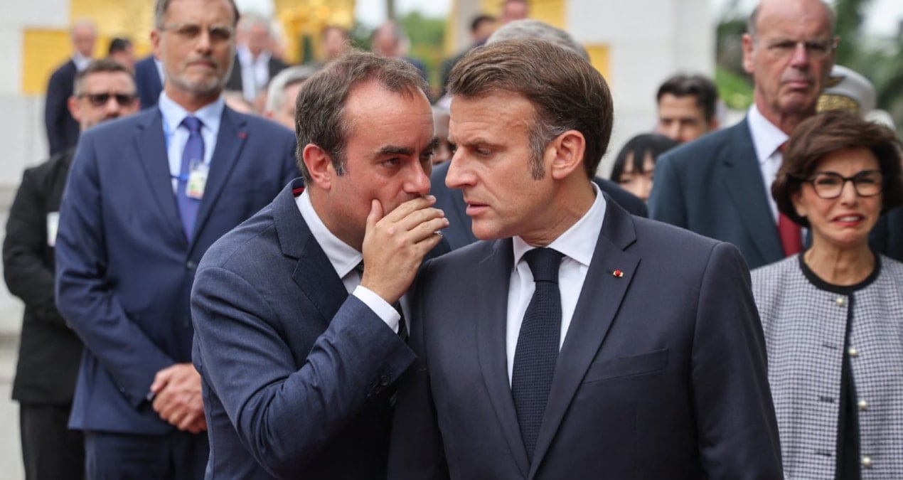 macronun-istifa-eden-basbakana-ricasi-lutfen-iki-gun-daha-kal-MyP3fK7e.jpg