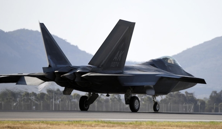 NATO Şefi’nden ilginç espri: ‘F-35 alsanız bile, 10 yıl sonra gelir’