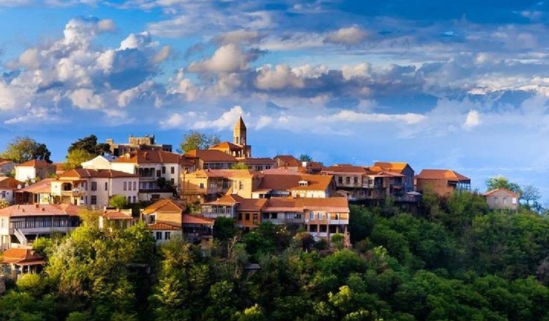 Ne vize ne de belge, Türk vatandaşları izinsiz yaşayabiliyor: Duyan biletini alıp taşınıyor