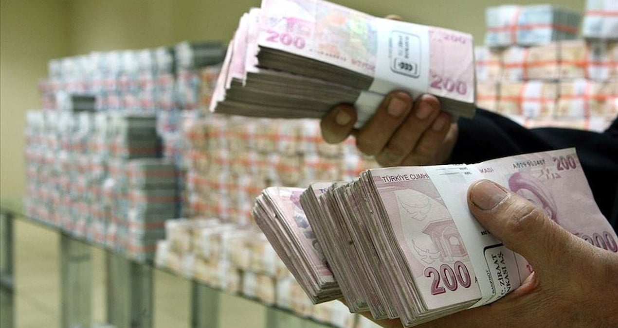 parasini-bankada-tutanlara-kotu-haber-XQGF99ih.jpg