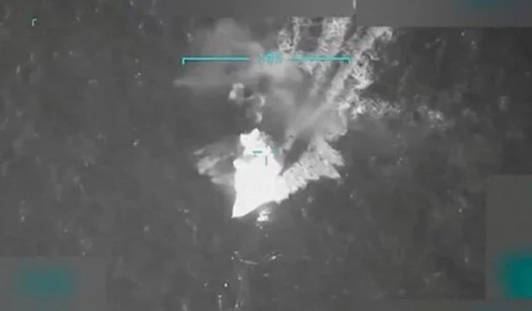 Sıcak temas! ABD, Venezuela açıklarında bir gemiyi  vurdu, 4 kişi öldü