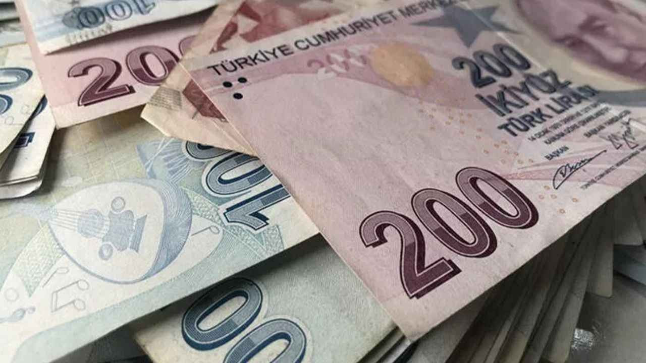 sigara-ve-cep-telefonunda-otv-oranlari-tekrar-belirlendi-8Fl37ZCh.jpg