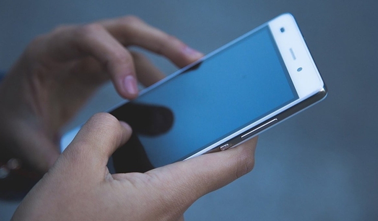 Telefonunuzdan hemen silin: 6 uygulama gizli gizli kartınızdan para çekiyor