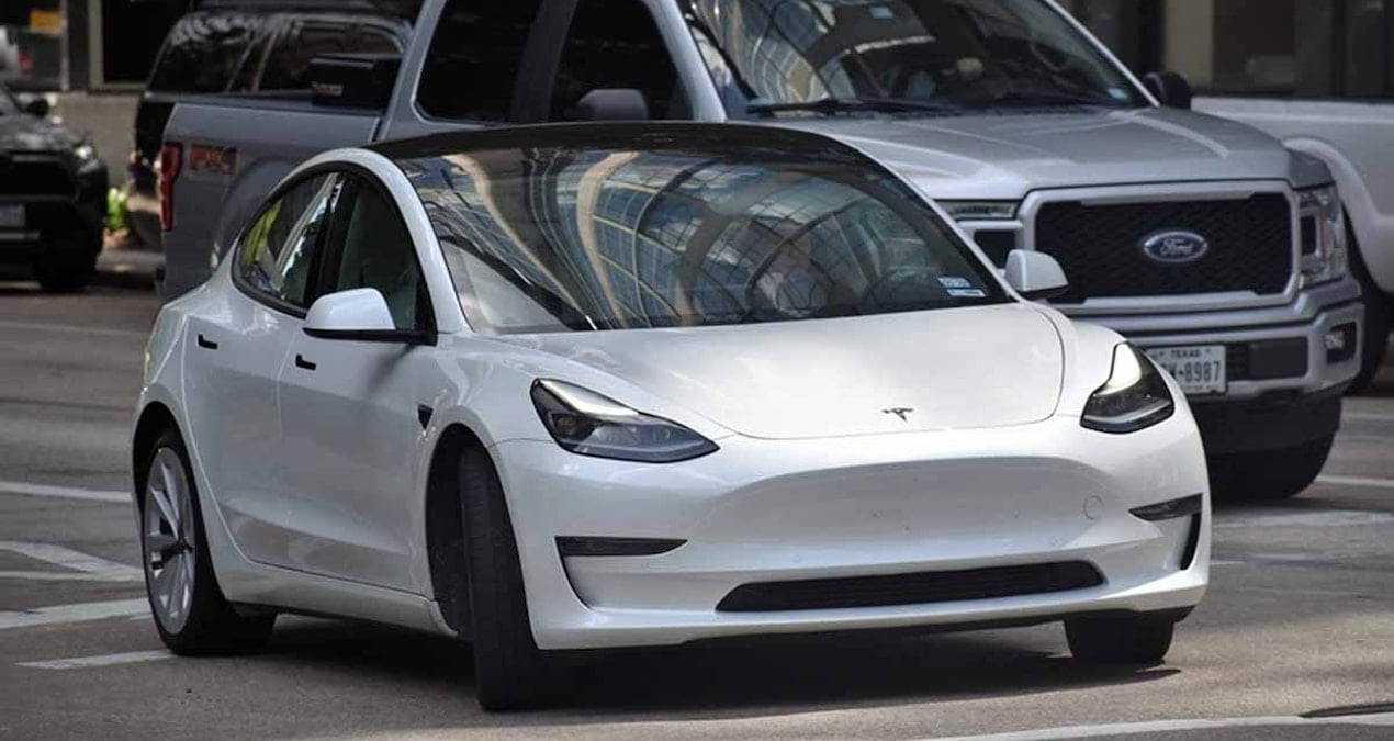 tesla-otonom-suruste-oyle-bir-sey-yapti-ki-abd-yetkilileri-28-milyon-arac-hakkinda-5PhDzmeS.jpg