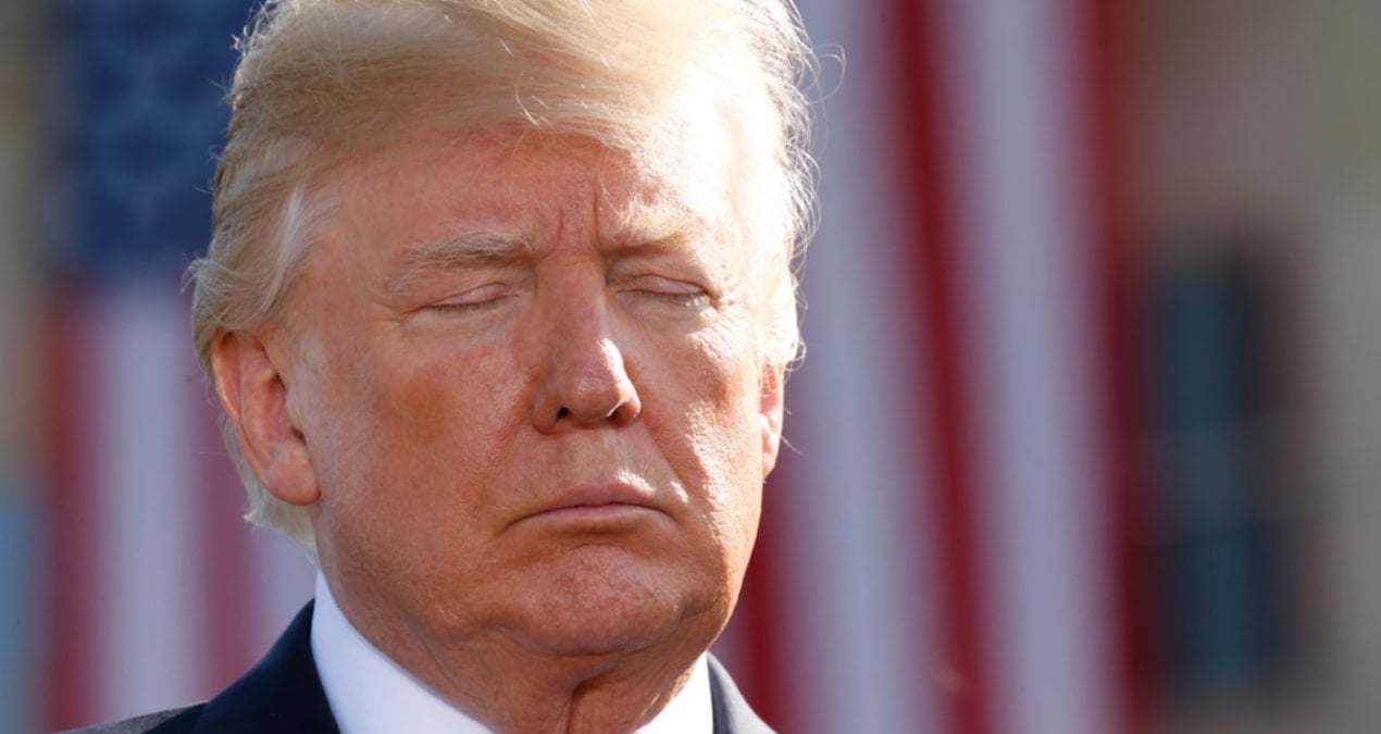 trump-o-reklama-kizip-vergiyi-yuzde-10-artirdi-Qi7vlfyY.jpg