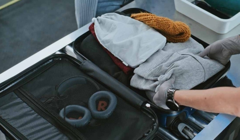 Türk turistlere kritik uyarı! Popüler ülkenin parasıyla yakalanırsanız gümrükte affetmiyorlar!