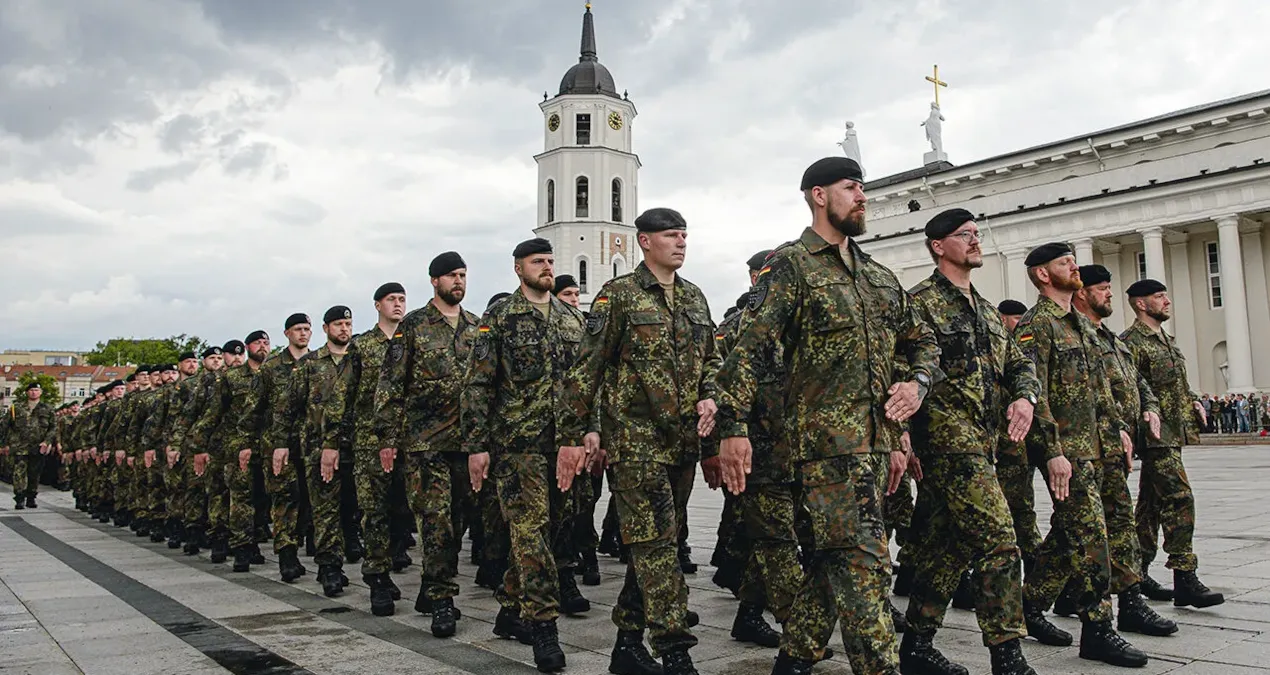 yeni-askerlerine-yer-bulamayan-almanyada-konut-projelerikisla-insaatina-donustu-5OV4TWYY.jpg