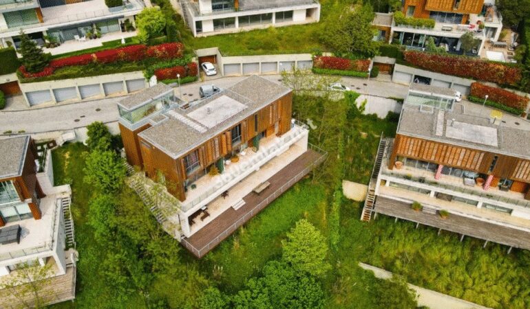 Ziraat Bankası’ndan ünlülerin sitesinde milyonluk villa satışı