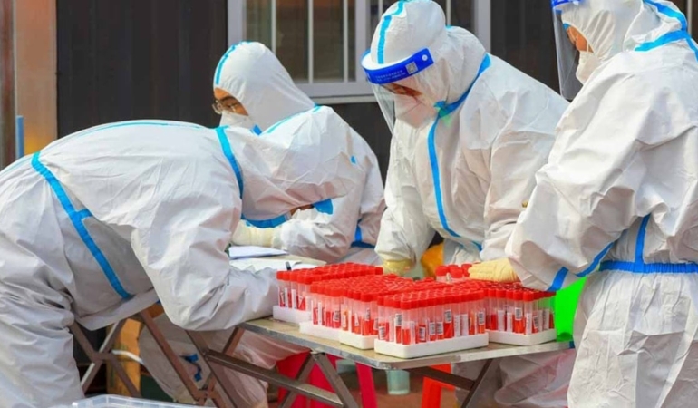 28 kişi öldü, binlerce enfekte var! Türklerin sevdiği ülkede salgın…