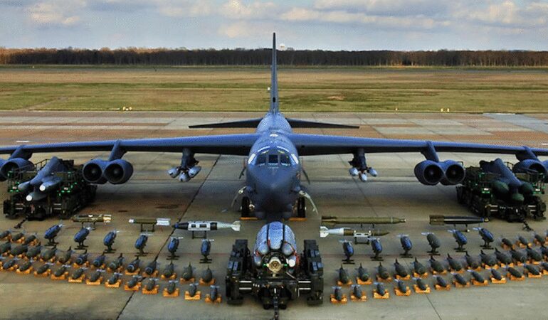 ABD’nin dev bombardıman uçağı Venezuela semalarında: Bombardıman yakın mı?