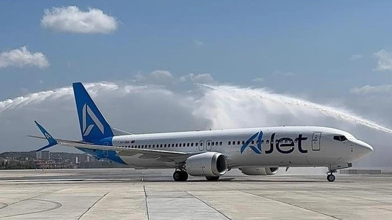 ajetin-7nci-boeing-737-8-max-ucagi-istanbula-geldi-ZSjUG7D8.jpg