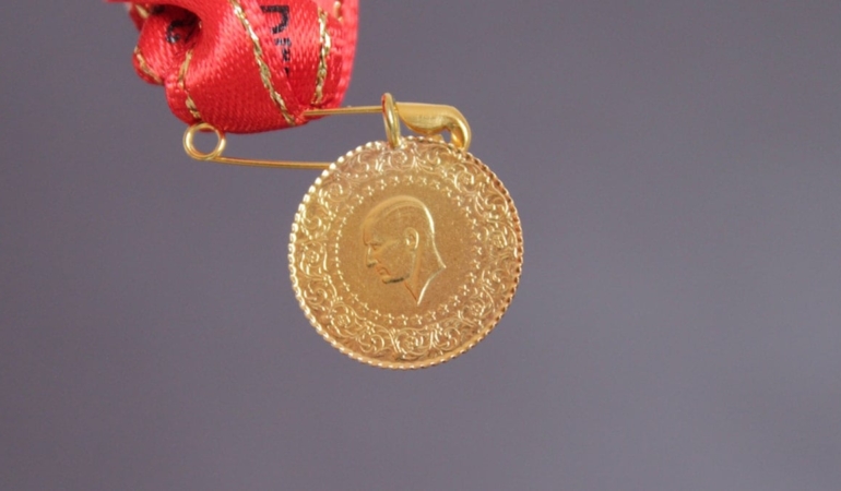 Altın yatırımcısına ‘Rüzgar tersine dönebilir’ uyarısı: Gram altın için iddialı rakam!