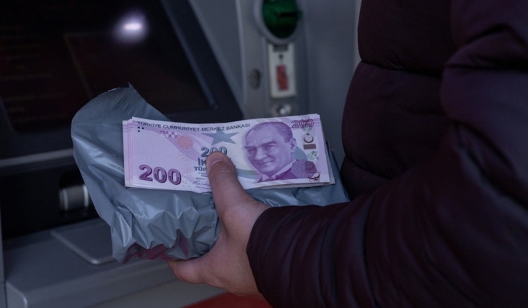 Asgari ücrette milyonların beklentisini boşa çıkaran zam tablosu