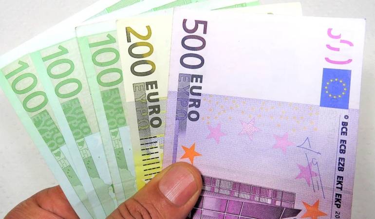 Avrupa’da 1000 Euro paniği!