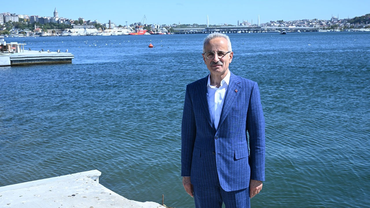 bakan-uraloglu-10-ayda-kruvaziyer-yolcu-sayisi-2-milyonu-asti-s1dw5KGI.jpg