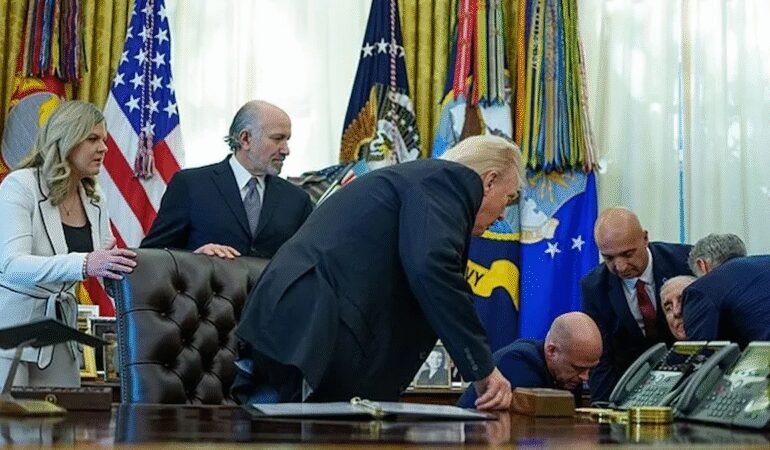 Beyaz Saray’da panik! Canlı yayında bayıldı Dr. Mehmet Öz müdahale etti!