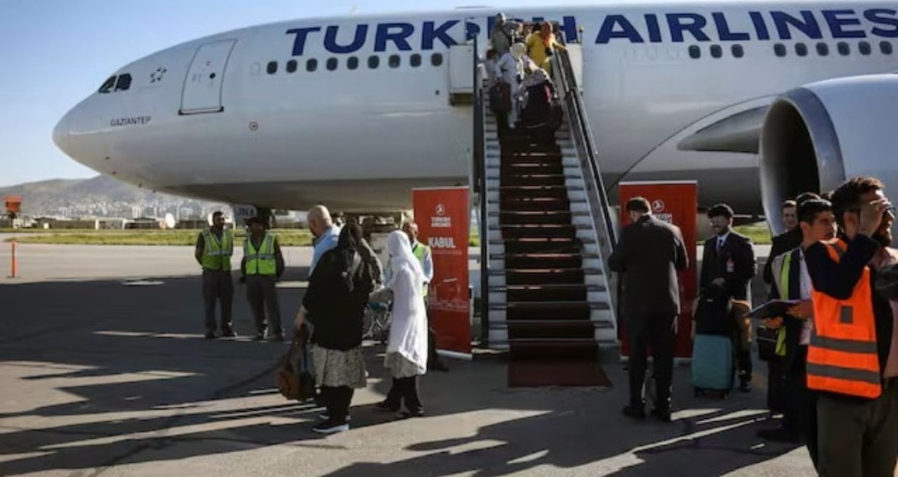 bir-ulke-daha-suclulari-ucaklara-bindirip-turkiyeye-gondermeye-basladi-mpK9m87R.jpg