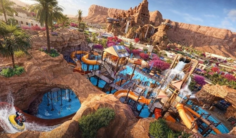 Çölün ortasına okyanusu getirdiler! 320 bin metrelik alandan milyar dolarlar kazanacaklar