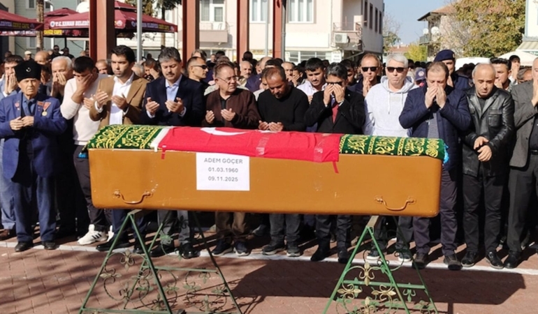 ‘Davulun efsanesi’ son yolculuğuna uğurlandı