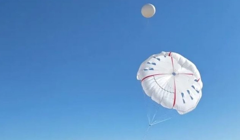 Dünyanın en büyük enerji üreten uçurtması testi geçti! 300 metre yukarıdan elektrik üretiyor