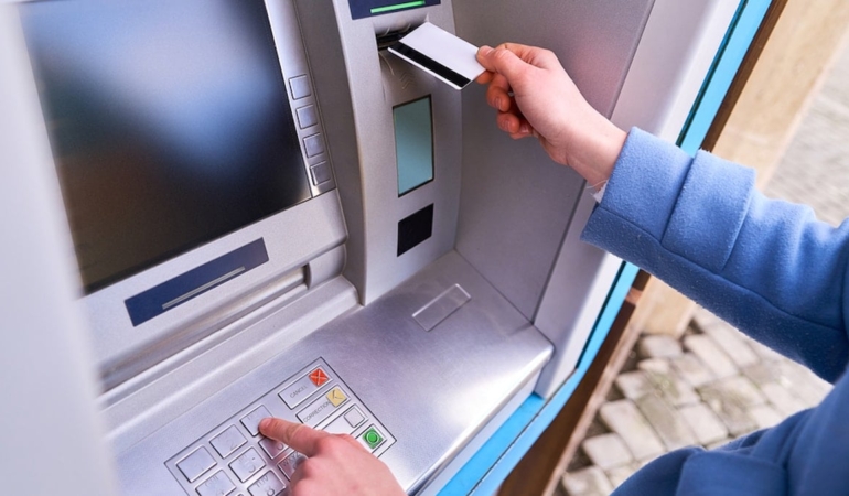 Emeklilerin merak ettiği ödemeler banka banka belli oldu