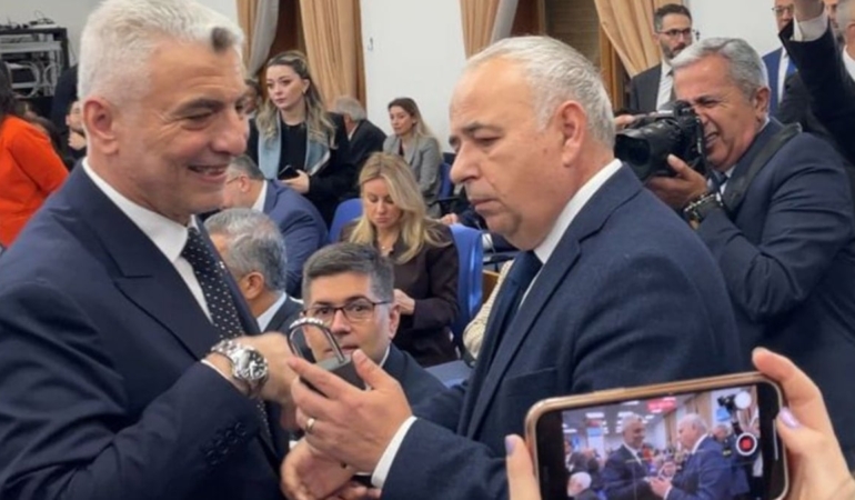 Esnaf dükkanın kilidini Bakan’a gönderdi