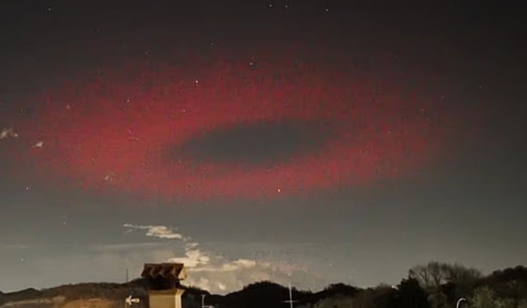 Gökyüzünde beliren kırmızı halkanın sırrı çözüldü