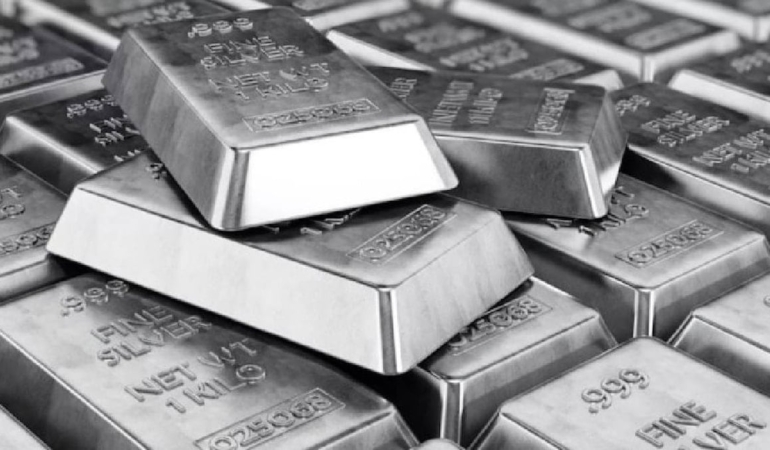 Gümüş 3 haftanın zirvesinde