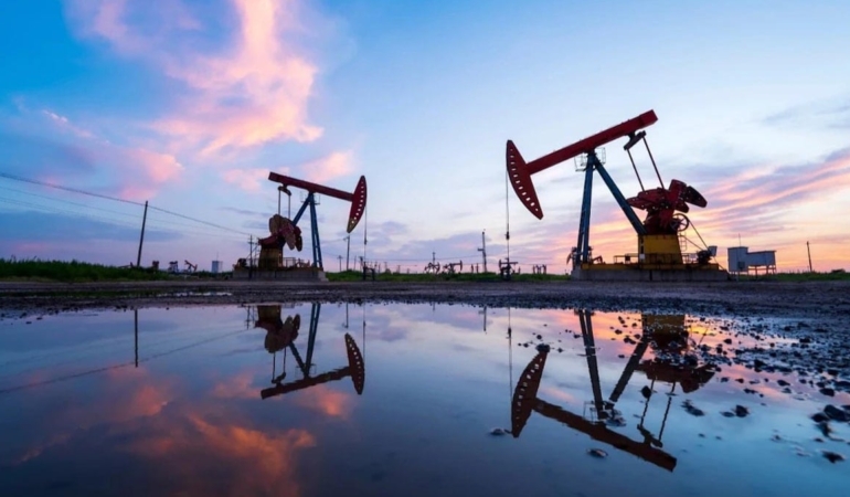 İki dev bankadan petrol tahmini geldi: Fiyatlar düşecek mi?