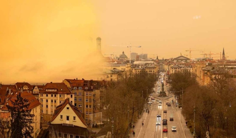 ‘Kan yağmuru’ tüm şehri kapladı