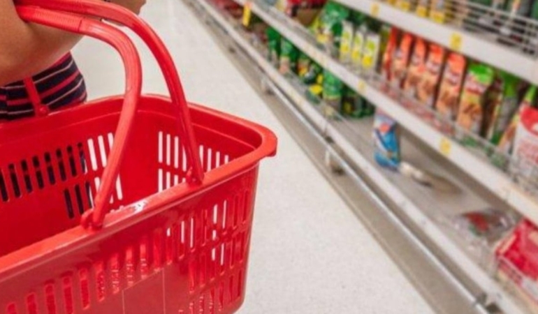 Market raflarında kıtlık işaretleri görüldü, ülkede alarm verildi