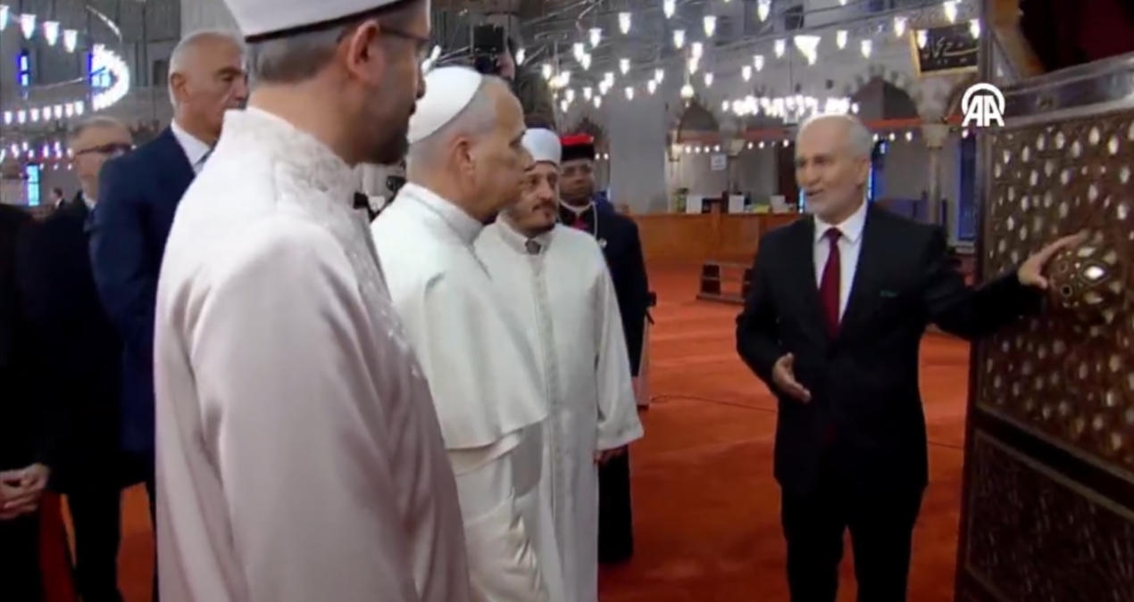 papa-sultanahmet-camiini-ziyarete-geliyor-lQrGb8hF.jpg