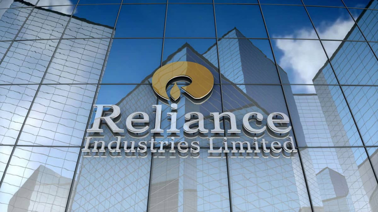 reliancetan-11-milyar-dolarlik-yapay-zek-data-merkezi-yatirimi-Azk2tXTD.jpg