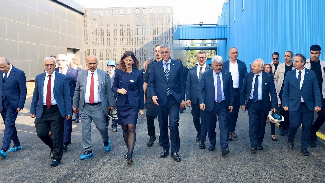 saglik-bakani-memisoglu-atabayin-yerli-ilac-uretim-tesisini-ziyaret-etti-38FLvKK3.jpg