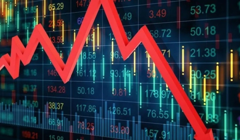 Ukrayna, Rusya’nın en büyük ikinci petrol deposunu vurdu! Akaryakıt fiyatları uçtu