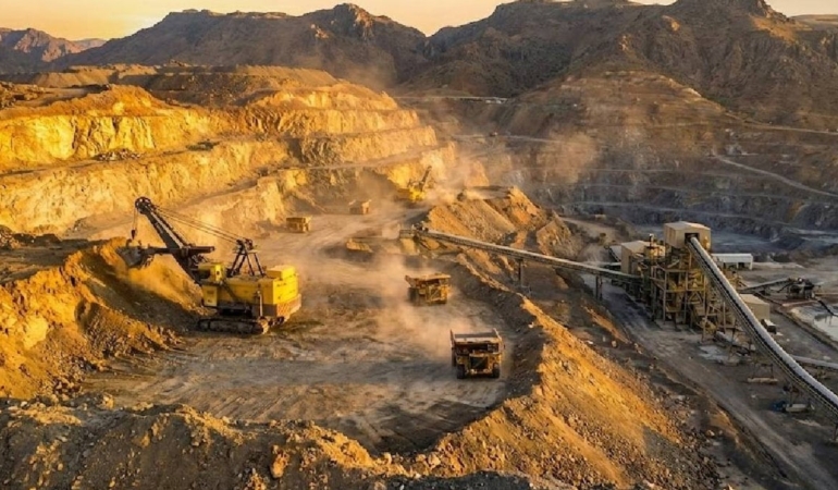 Ülkede devasa büyüklükte altın rezervi bulundu: Her taşın altından külçe külçe altın çıkıyor