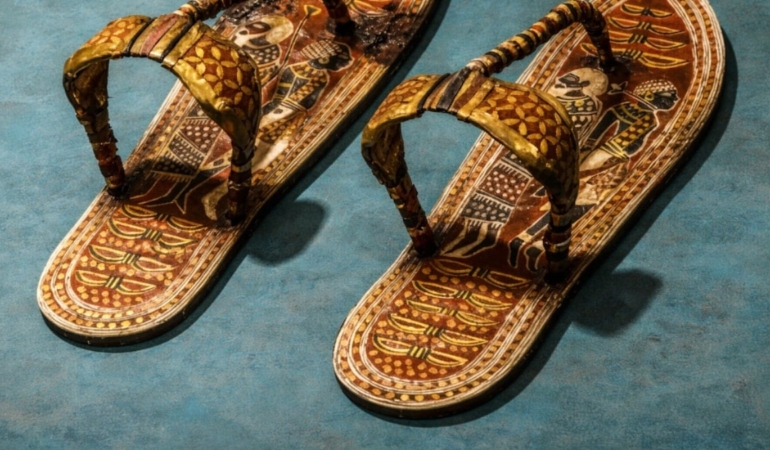 Bu sandaletler 3 bin 300 yıllık mesaj taşıyor